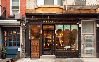 Wayan - Thiết kế nội thất nhà hàng sang trọng từ gỗ và cây xanh