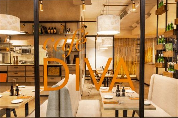 Thiết kế nội thất quán cafe đẹp theo phong cách Châu Âu tại Nguyên Hồng